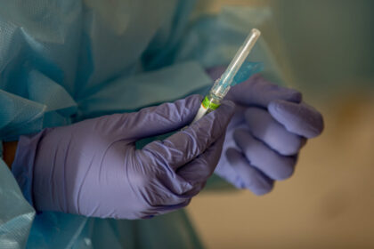 high-dose-influenza-vaccine-may-reduce-hospitalization-among-older-people:-studies
