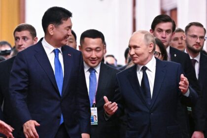 labor-figures-criticise-dan-andrews,-bob-carr-for-attending-beijing-military-parade
