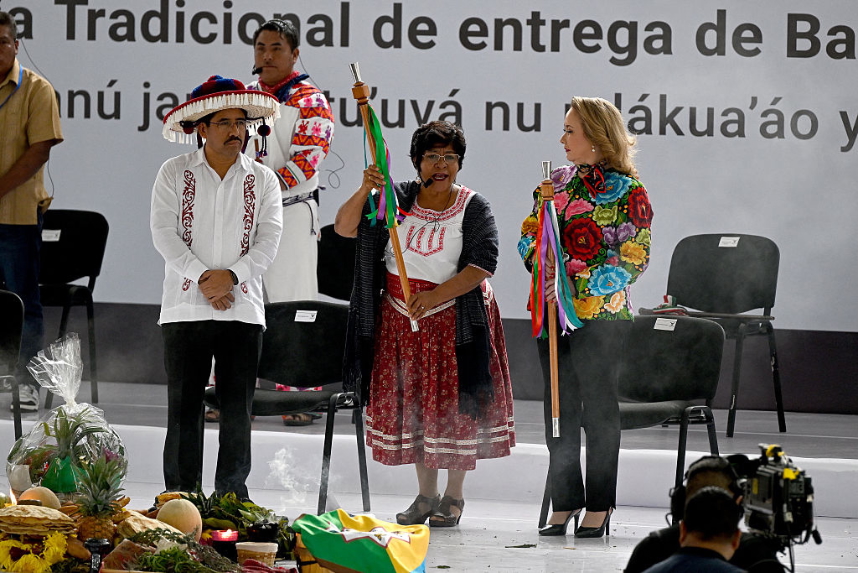 over-800-judges-take-office-in-mexico-after-first-popular-vote
