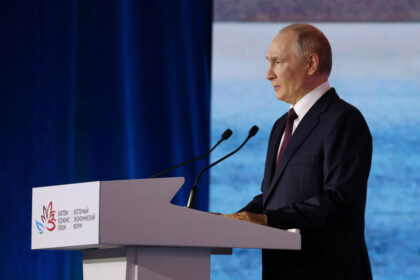 foreign-troops-in-ukraine-would-be-legitimate-targets:-putin