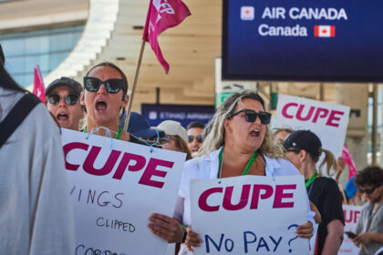 air-canada-flight-attendants-vote-against-wage-offer