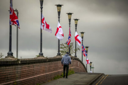how-the-english-flag-became-a-symbol-of-dissent–in-england