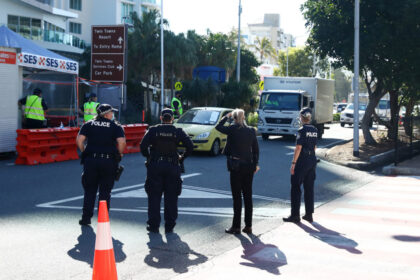 officials-blocked-from-removing-palestinian,-indigenous-flags-on-queensland-island
