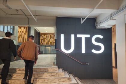 sydney-universities-slash-costs-in-face-of-financial-pressure,-from-top-executives-to-regular-staff