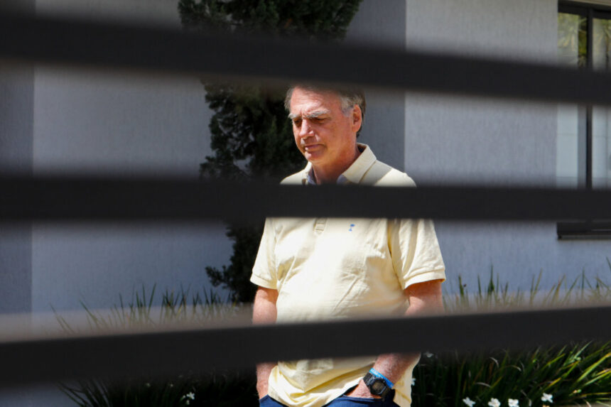 bolsonaro-verdict-hangs-in-the-balance-as-1-of-5-judge-votes-for-acquittal