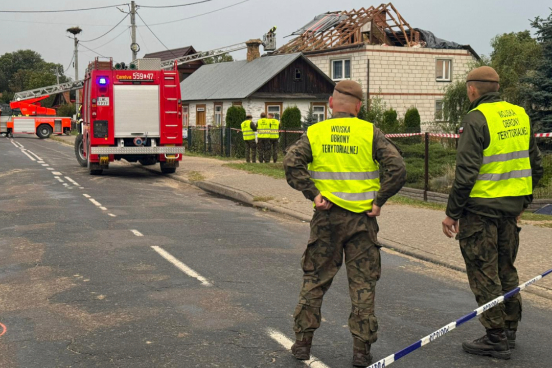 poland-restricts-air-traffic-on-eastern-border-following-drone-incident,-military-confirms
