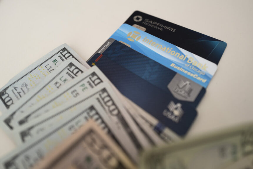 credit-card-debt-of-americans-now-totals-$1.32-trillion:-report