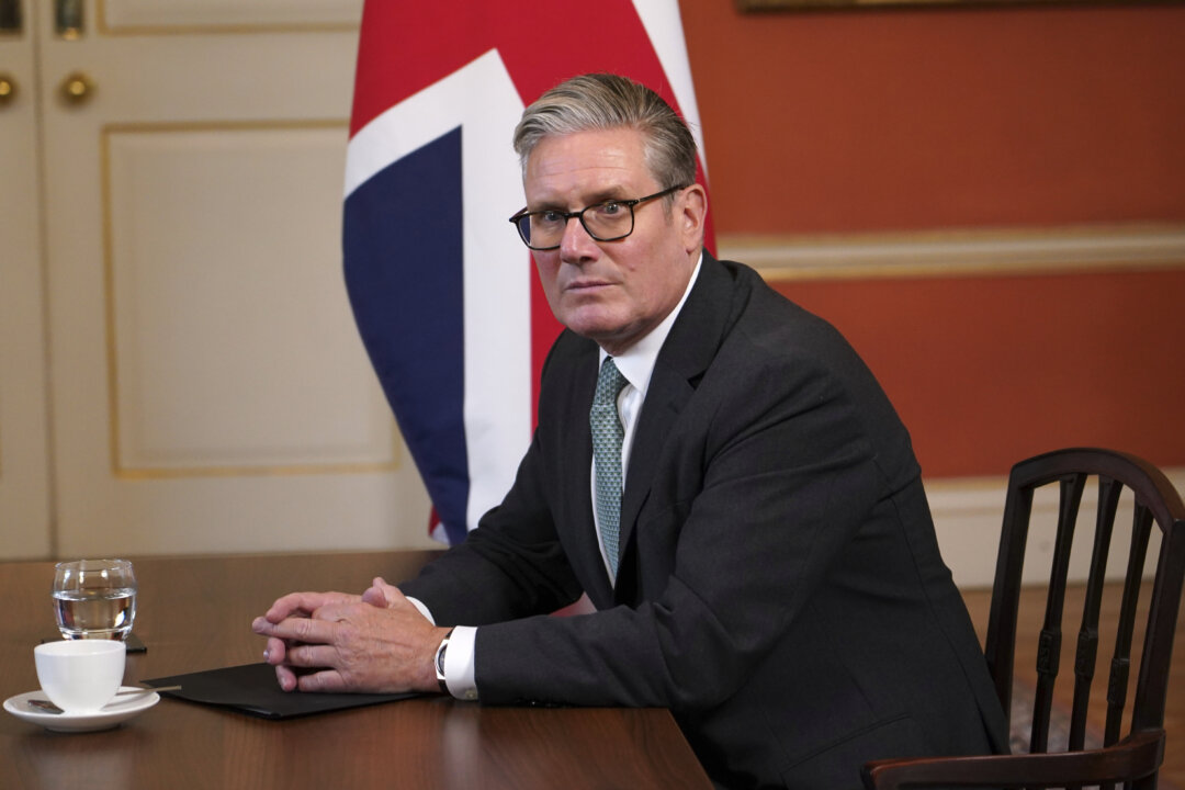 starmer:-we-will-not-‘surrender’-flag-to-be-symbol-of-violence-and-division