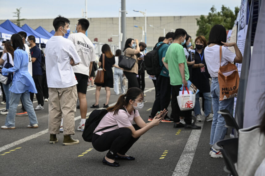 china’s-youth-unemployment-continues-to-worsen,-according-to-data