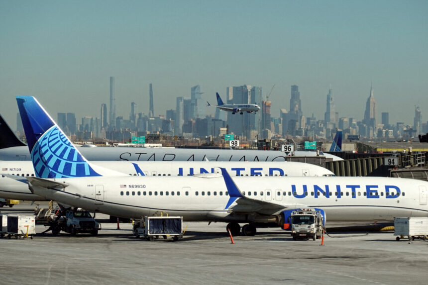united-airlines-to-hire-2,500-at-newark-in-‘turnaround’-from-operational-challenges
