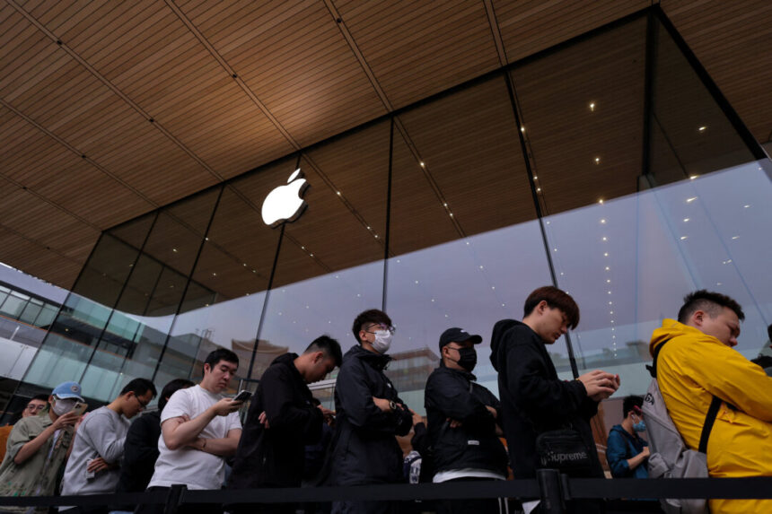 apple’s-iphone-17-launch-in-china-draws-long-lines-in-sluggish-economy