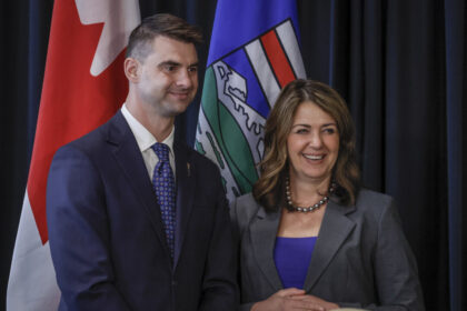 alberta-premier-directs-minister-to-review-pay-of-municipal-officials,-limit-property-tax-increases