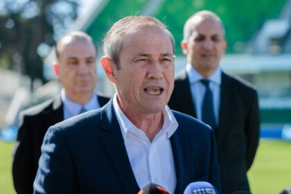 western-australian-premier-criticised-for-china-trip