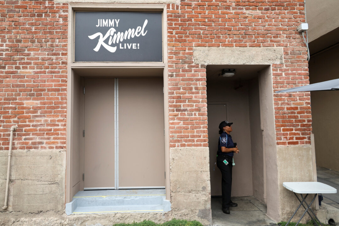 shareholders-threaten-disney-with-lawsuit-over-decision-to-suspend-jimmy-kimmel