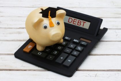 faced-with-collections,-borrowers-may-prioritize-delinquent-student-loan-repayment:-survey