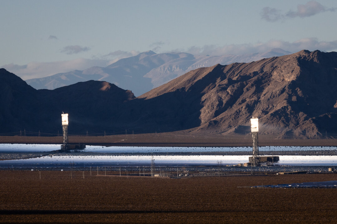 mojave-desert-solar-plant-once-hailed-as-a-marvel-will-close-as-a-glowing-relic