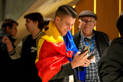pro-eu-party-wins-election-in-moldova,-defeating-pro-moscow-bloc
