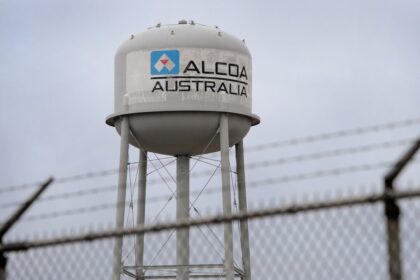 kwinana-alumina-refinery-to-shut-after-60-years,-hundreds-more-jobs-to-go