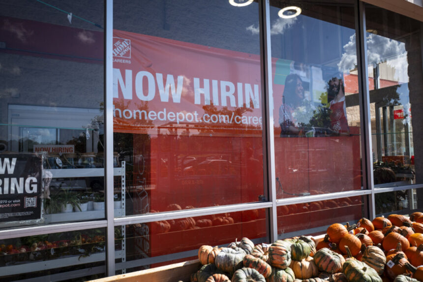 us-job-openings-flat-in-august-as-labor-market-holds-steady