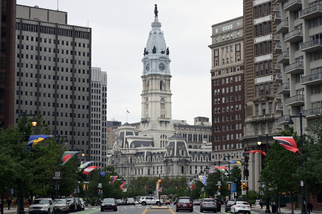 philadelphia-raises-flag-for-ccp-anniversary-despite-protests,-criticism