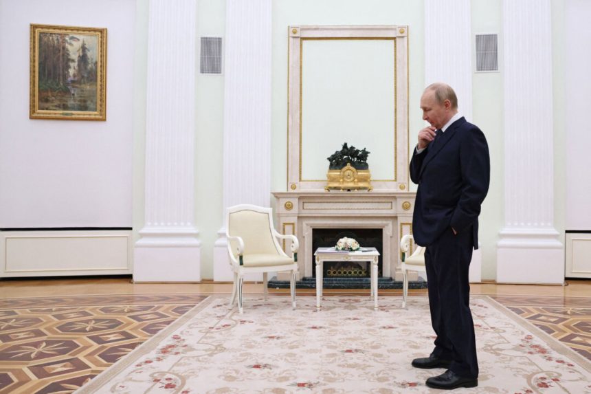 russian-manufacturing-activity-contracts-for-4th-straight-month-in-september:-s&p-global
