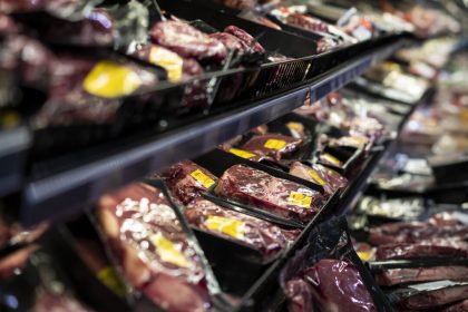 beef-prices-rise-to-record-high-amid-tight-supply-from-shrinking-us-cattle-herds