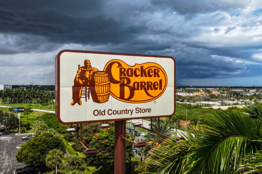 cracker-barrel-dumps-agency-responsible-for-logo-change,-revamps-leadership