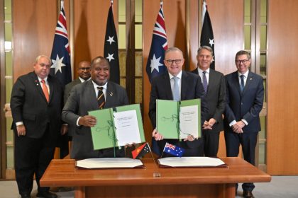 australia-and-png-sign-historic-defence-treaty