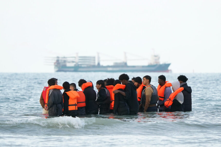 26-migrants-sent-to-france-while-nearly-10,000-have-arrived-since-deal