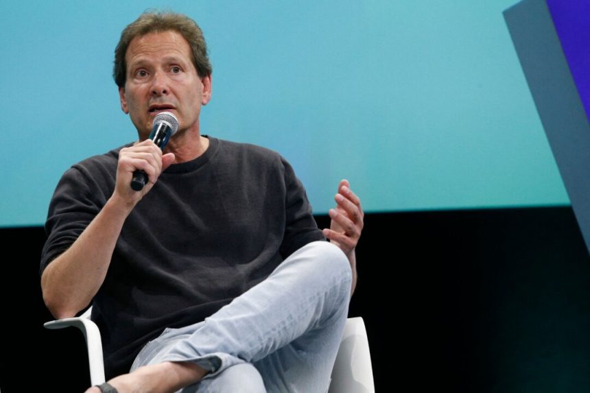verizon-appoints-former-paypal-chief-as-new-ceo