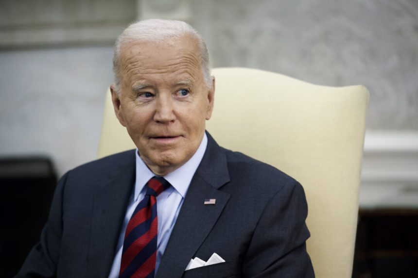 biden-‘strongly’-preferred-cia-to-not-distribute-sensitive-ukraine-report,-declassified-records-show
