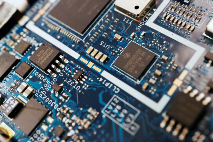 probe-finds-loopholes-fuel-china’s-chipmaking-industry