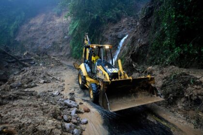 nearly-40-dead-after-torrential-rain-causes-flooding,-landslides-in-mexico