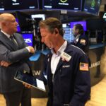 wall-street-review:-stocks-sell-off-amid-renewed-us–china-trade-tensions