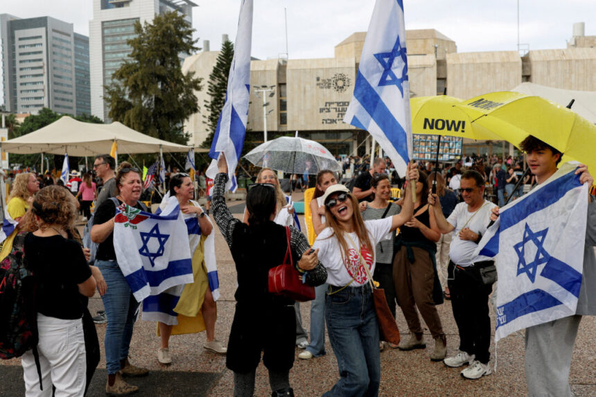 live-now:-view-of-hostages-square-in-tel-aviv,-israel