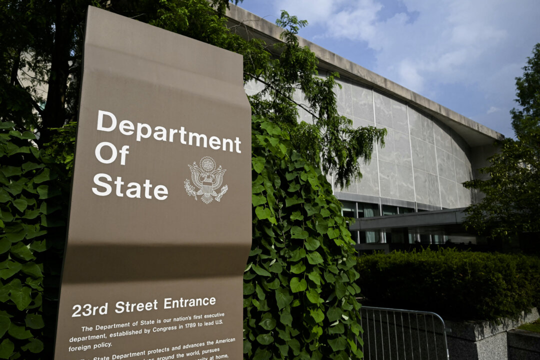 senior-state-department-adviser-arrested,-accused-of-taking-top-secret-docs,-meeting-with-chinese