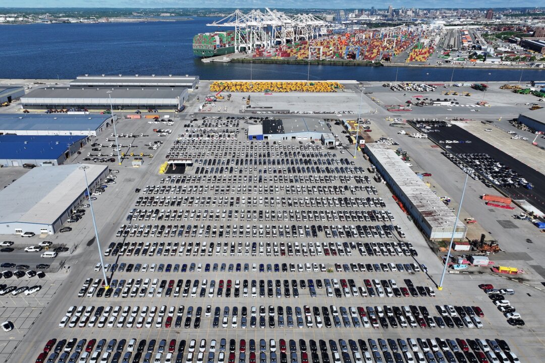 automakers-face-$10-billion-tariff-bill-on-canadian,-mexican-imports-so-far-this-year