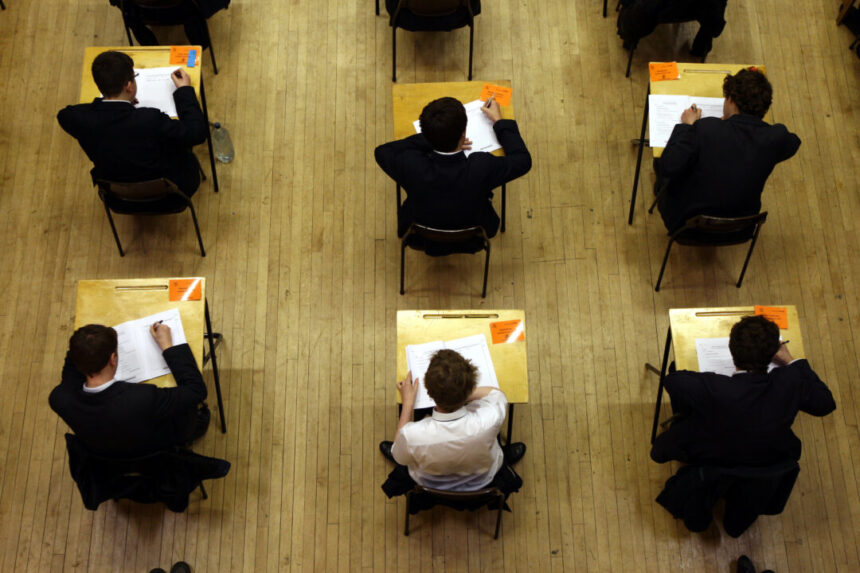 curriculum-review-will-support-changing-‘inflexible-approach’-to-gcse-resits