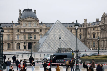 thieves-strike-louvre-in-brazen-jewel-heist-as-the-world’s-most-visited-museum-shuts