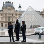 thieves-steal-priceless-jewels-in-4-minutes-from-louvre-museum-in-brazen-daylight-heist