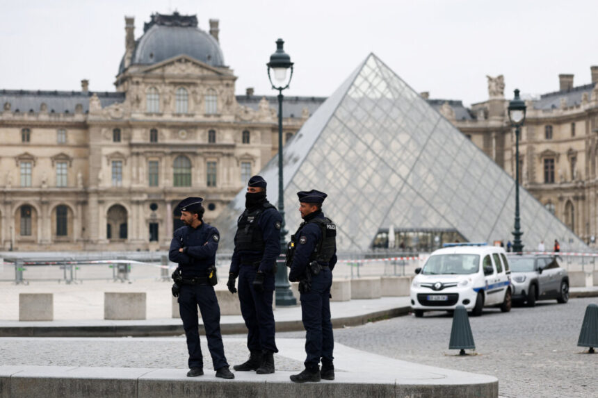 thieves-steal-priceless-jewels-in-4-minutes-from-louvre-museum-in-brazen-daylight-heist