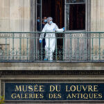 louvre-heist-getaway-via-furniture-lift-caught-on-camera-as-investigation-continues