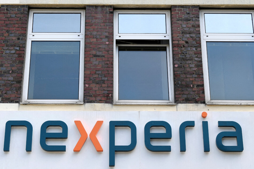 nexperia-china-defies-dutch-hq’s-decision-to-remove-chinese-vp