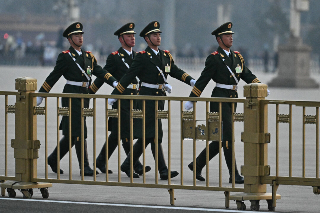 public-discontent-in-china-grows-as-ccp-wraps-up-fourth-plenum