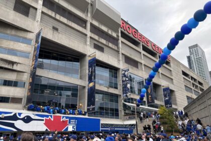 ‘we-were-the-underdogs’:-blue-jays-fans-excited-as-world-series-begins