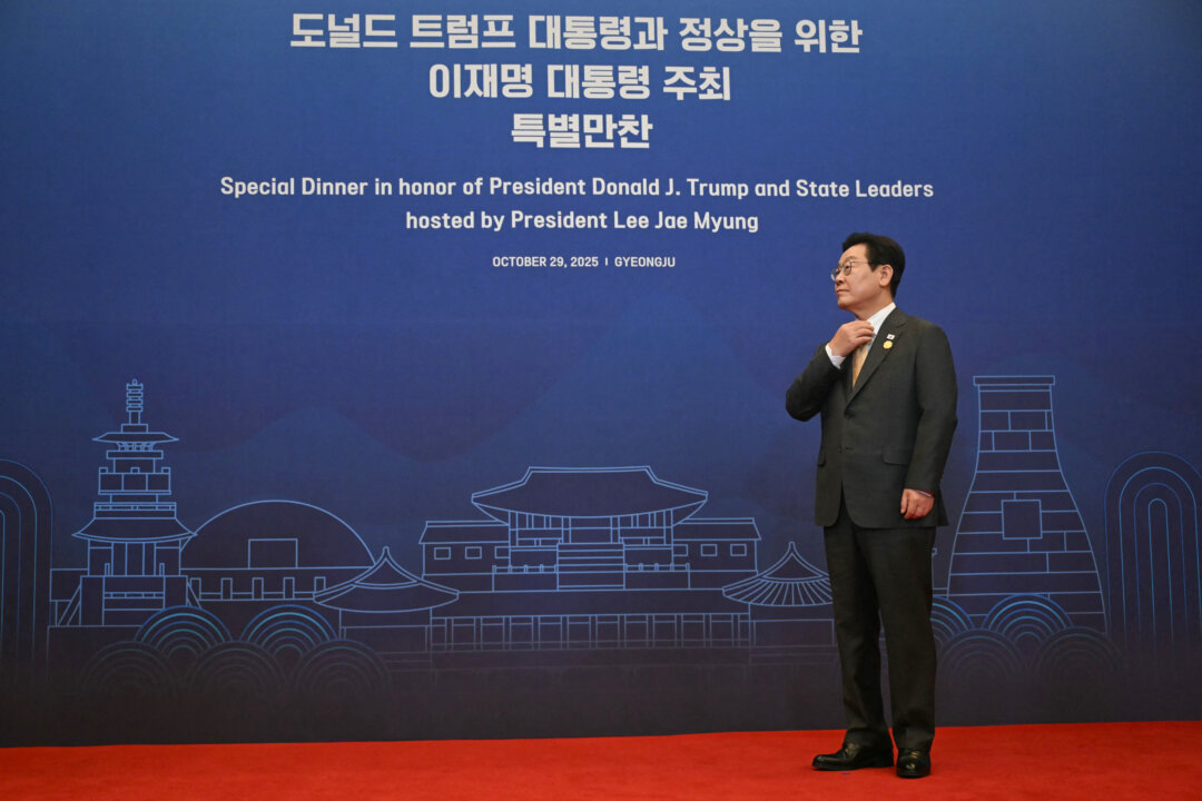 seoul-risks-crippling-key-industries,-economic-retaliation-with-deeper-china-ties:-analysts