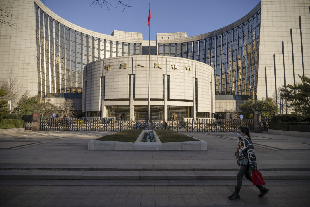 chinas-central-bank-supports-xis-ambitions-over-immediate-economic-needs