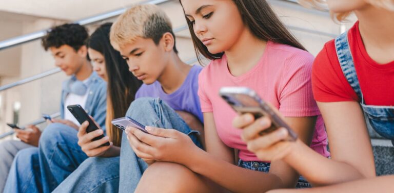 social-media,-not-gaming,-tied-to-rising-attention-problems-in-teens,-new-study-finds