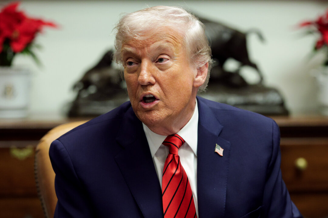 trump-says-cnn-should-be-sold-in-warner-bros.-merger-deal