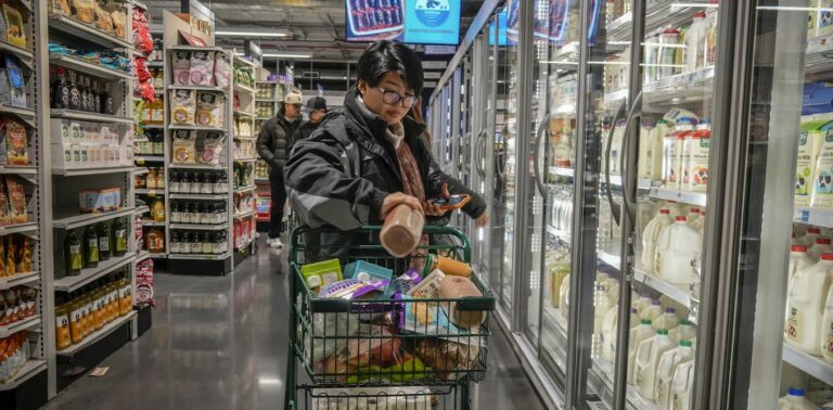 the-new-us-food-pyramid-is-scientifically-questionable,-and-upends-decades-of-trusted-public-health-advice